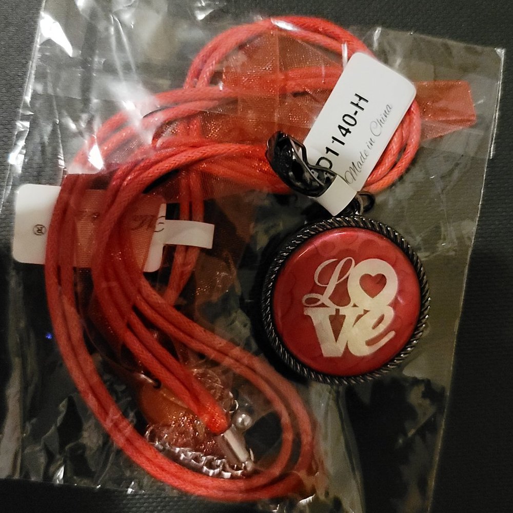 Magnabilities   necklace